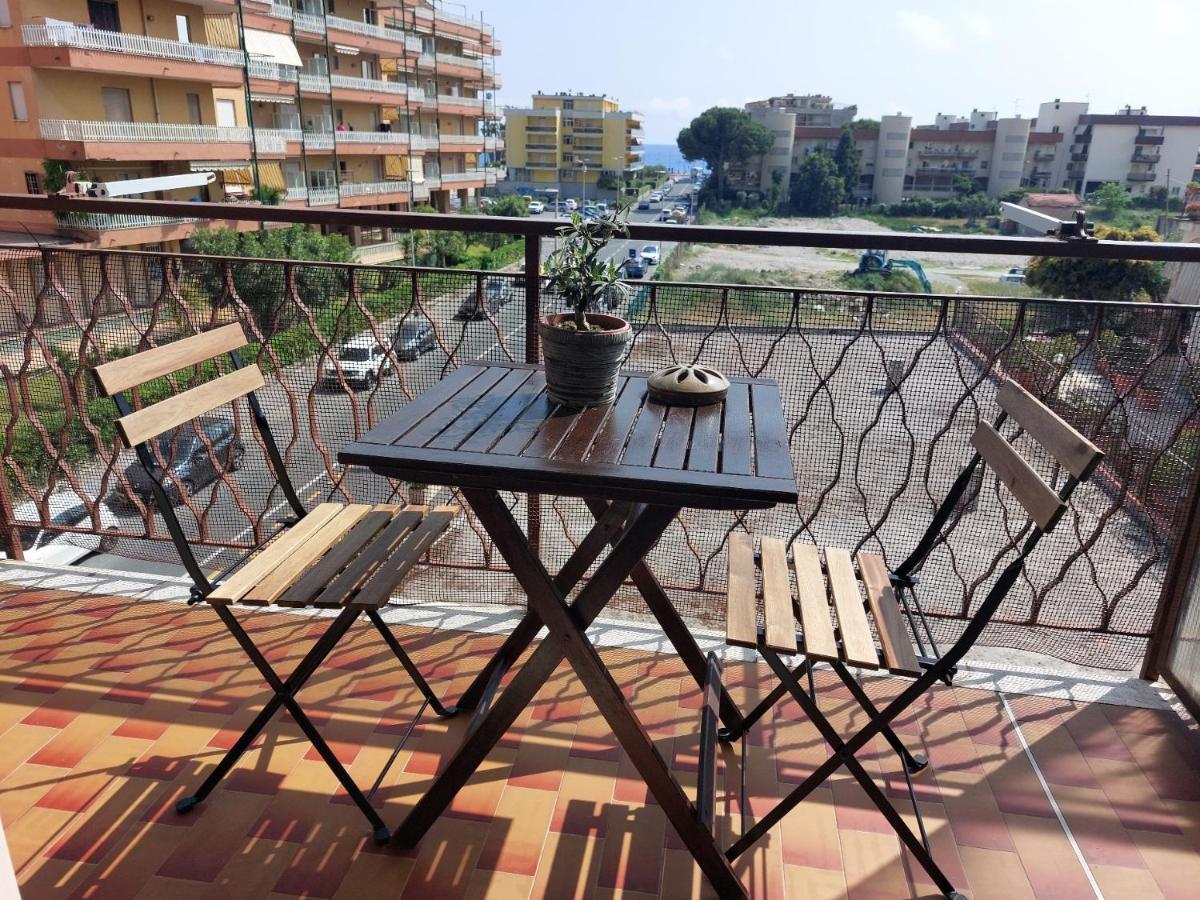 Casa Laura Apartment Ventimiglia Exterior photo